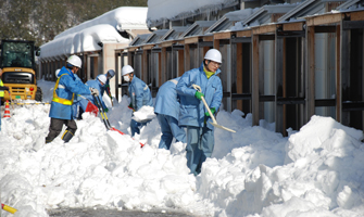 仮設住宅の除雪（会津若松市・会津美里町）