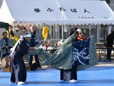 「三字の神楽」奉納の様子[2019年1月12日撮影]