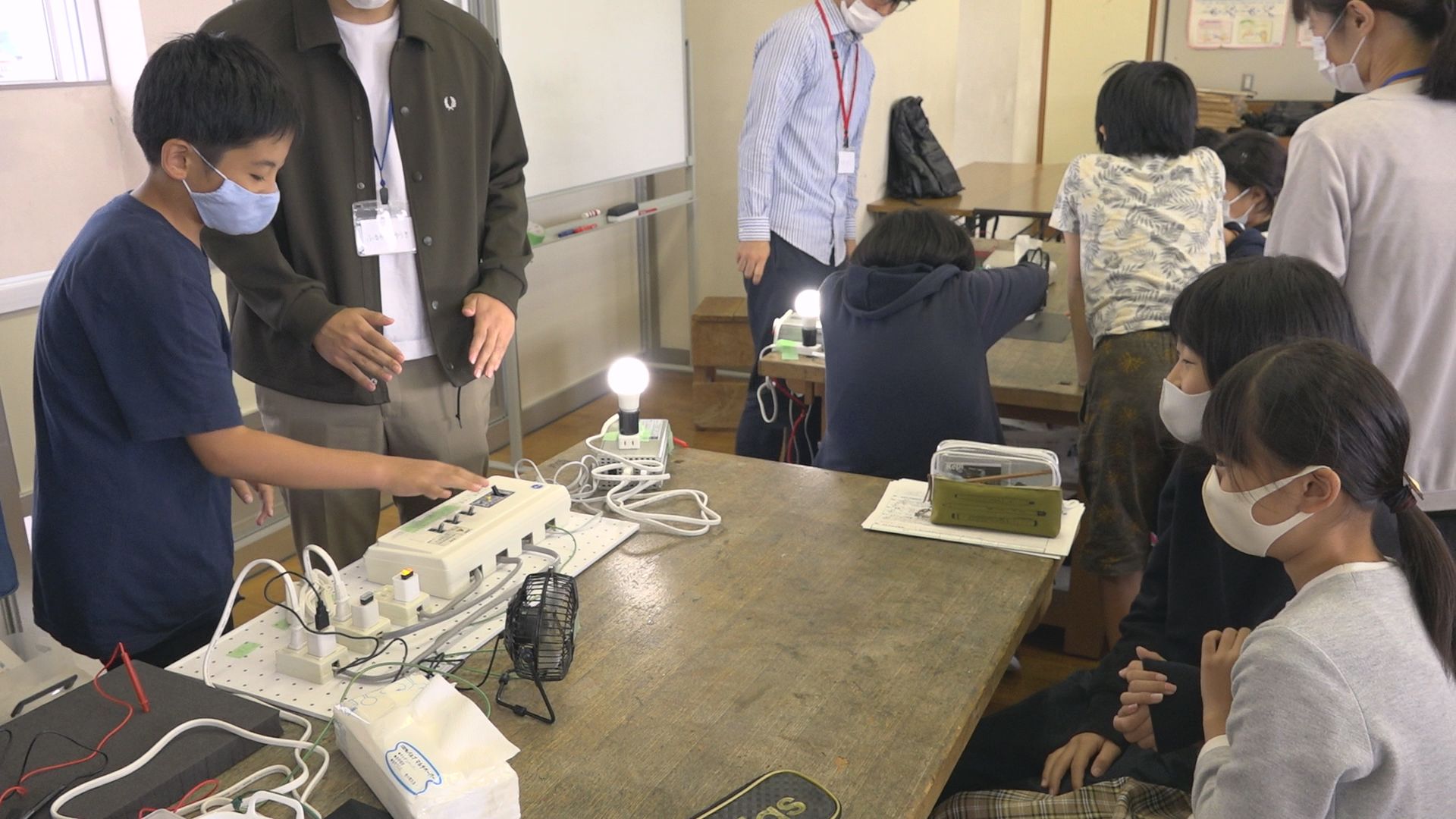 長岡市内の小学校で行われた防災教育の出前授業の様子